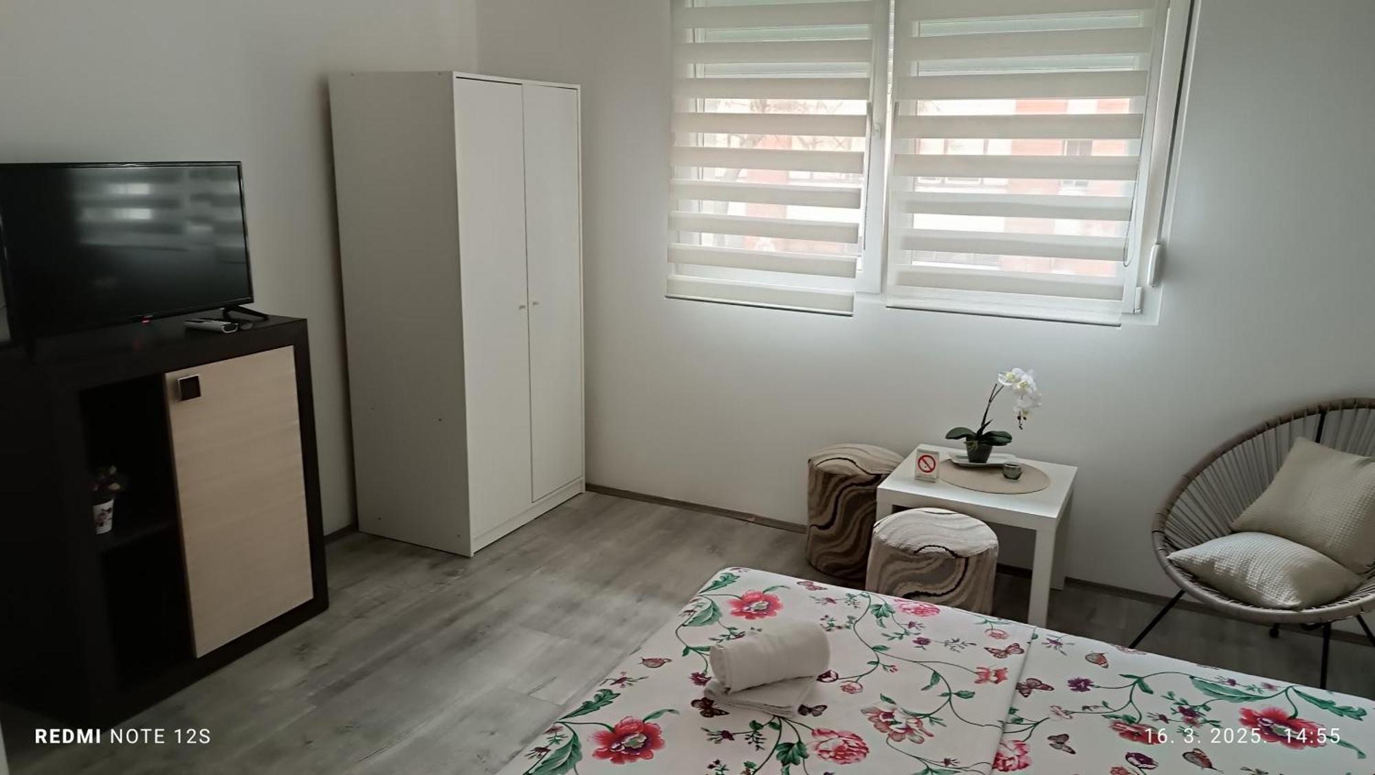 Apartament Happy Star Nisz Zewnętrze zdjęcie